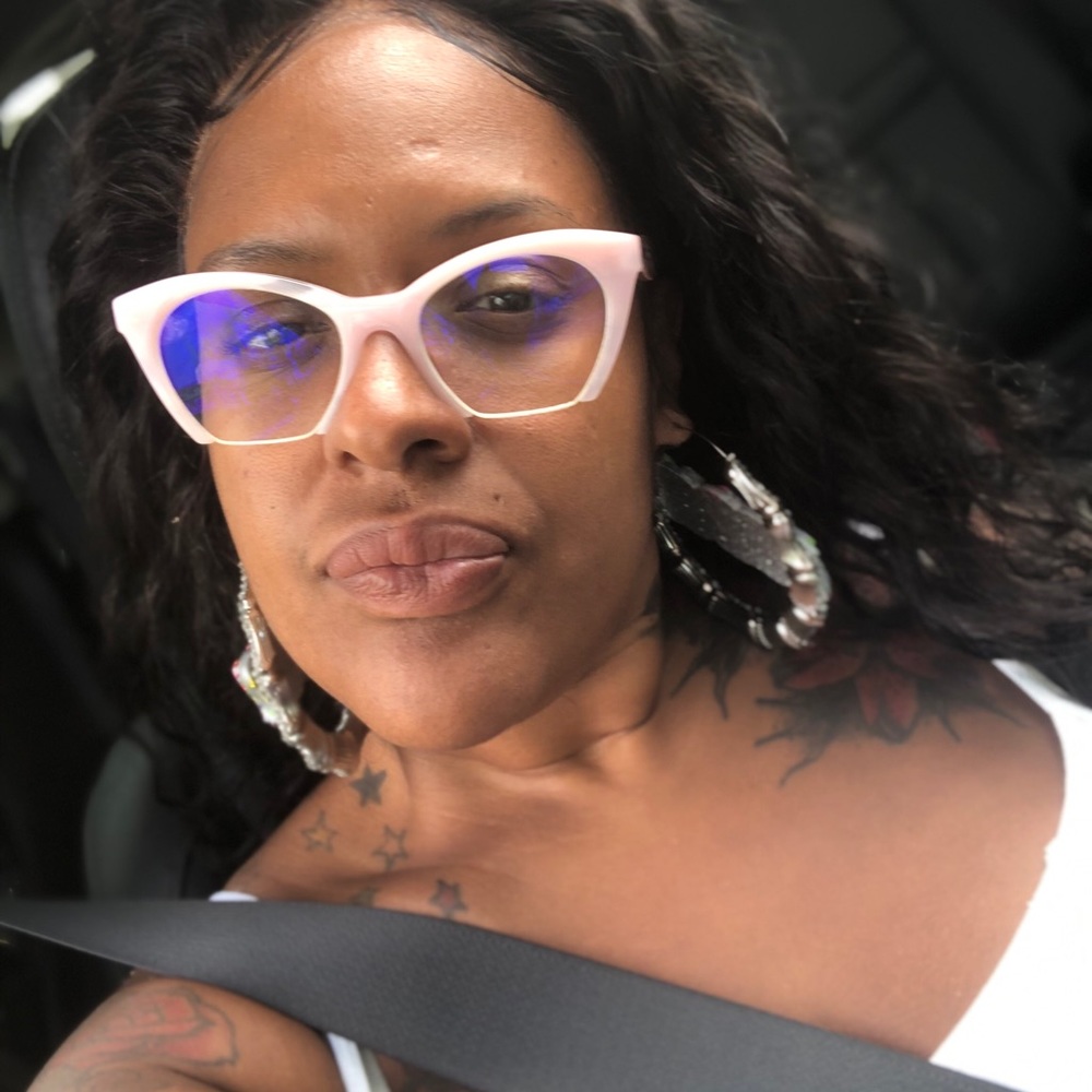 Meet your Posher, Denise